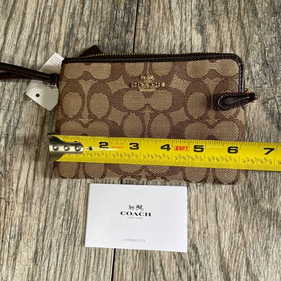 New Coach Signature CC Zip Wristlet Khaki Brown F54627 - Picture 7 of 9